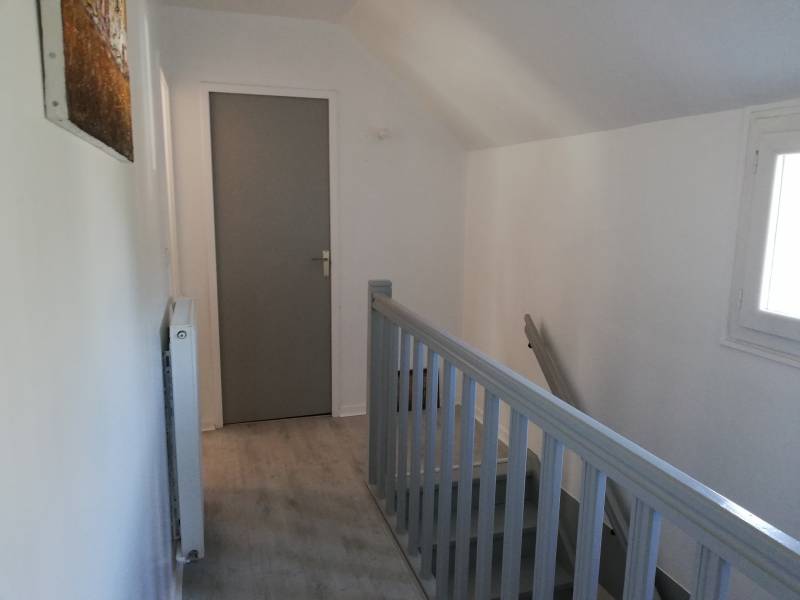 Maison de ville de trois chambres