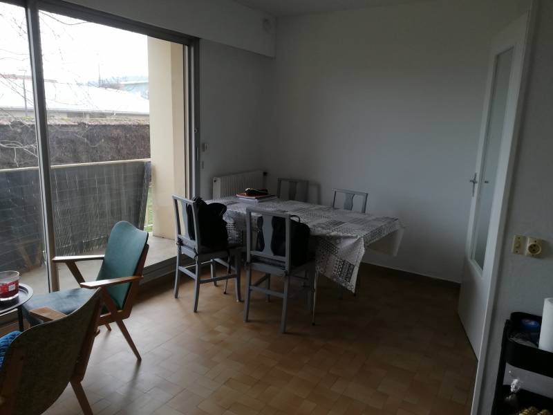 Séjour avec balcon à Louviers