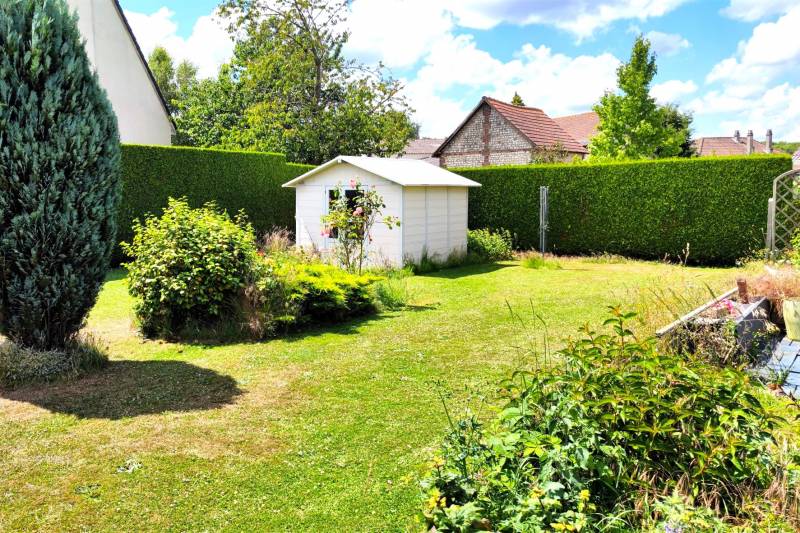 Maison de 128m², 4 chambres + dressing, jardin clos magnifique, au calme à 10 min de la gare SNCF et à 5min de la A13