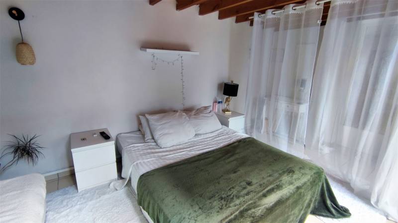 Maison à vendre à Val de Reuil (27100) de 5 chambres, jardin, garage et proche des commodités, grande chambres avec mezzanine