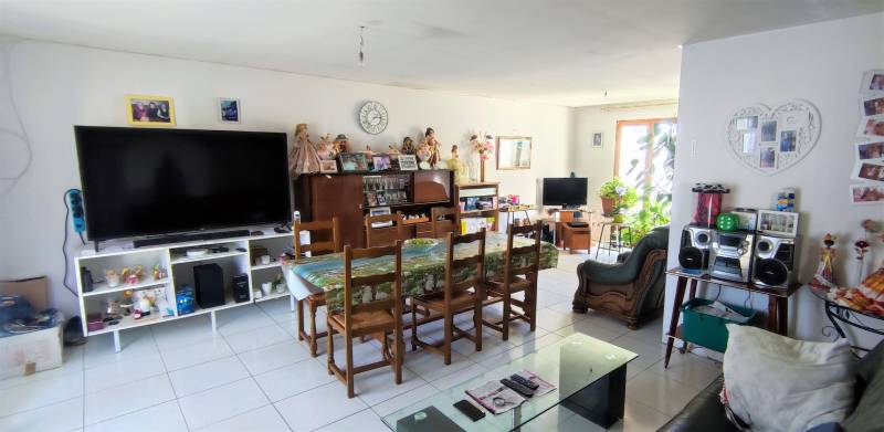 Maison de plain pied 4 chambres à Pitres avec séjour de 40m²