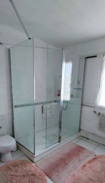 Maison de plain pied 4 chambres à Pitres une salle d'eau