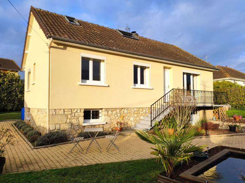 Maison 5 pièces sur sous sol complet avec 3 chambres en rez de chaussée ANDE 27430  