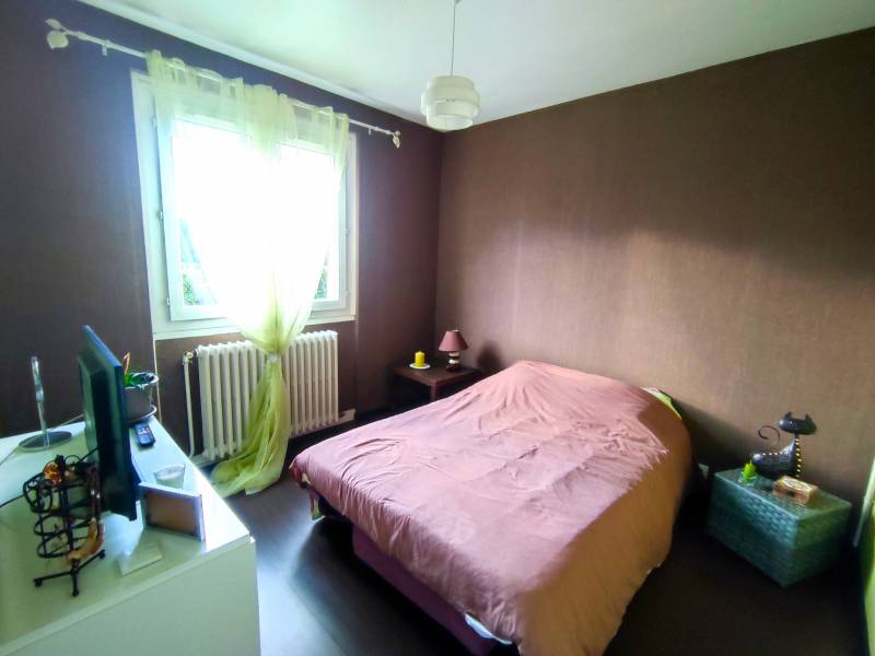 Maison 5 pièces sur sous sol complet avec 3 chambres en rez de chaussée ANDE 27430  