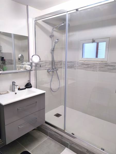 Maison en plein centre ville de 70m² environ avec jardin et garage PONT DE L'ARCHE  