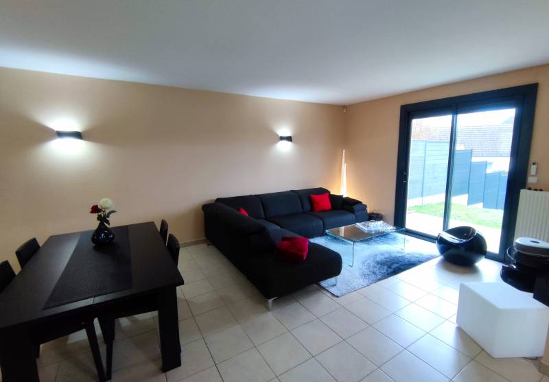 Maison 4 pièces d'environ 100 m2 quartier calme VAL DE REUIL  