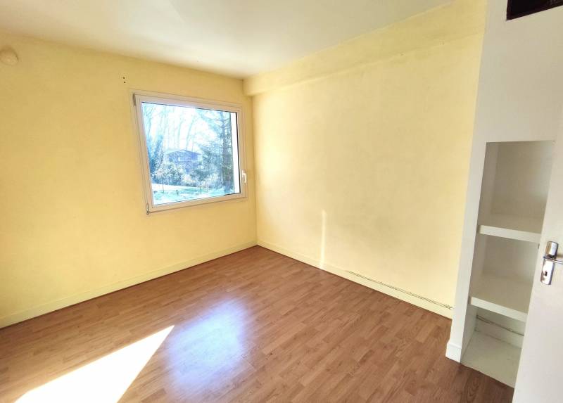 Maison sur sous sol complet chambre avec dressing du rez de chaussée