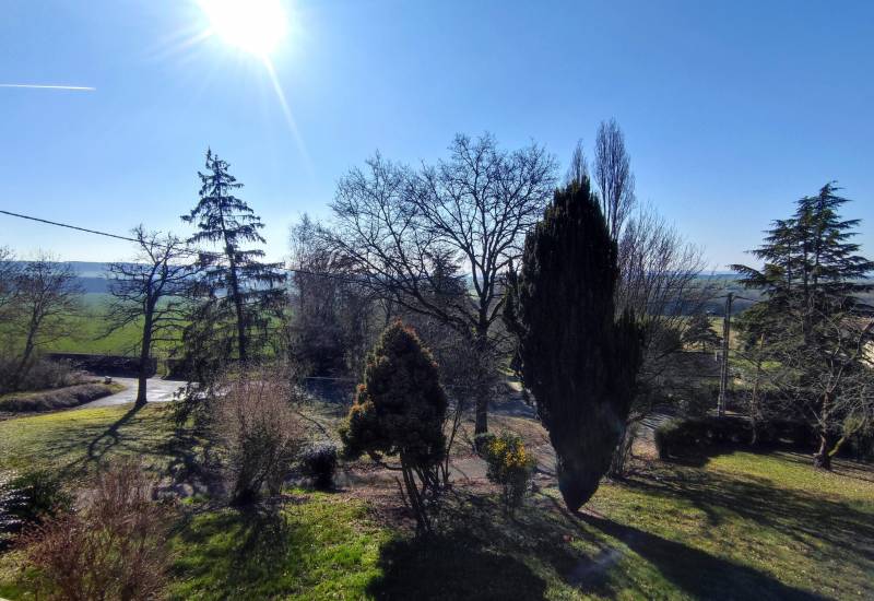 Maison sur sous sol complet vue panoramique sur la vallée