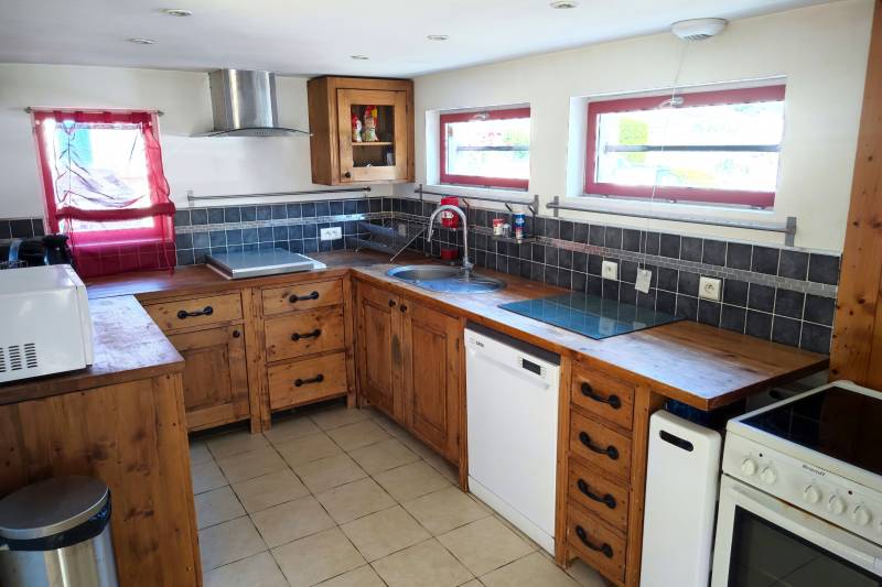 Maison lumineuse 5 pièces de 121m² environ avec 2 chambres en rez-de-chaussée, jardin clos et terrasse VAL DE REUIL  