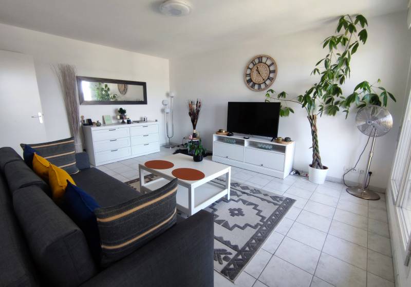 Appartement lumineux 1 pièce de 34m² avec terrasse exposée SUD-OUEST dans une résidence calme et récente de LOUVIERS