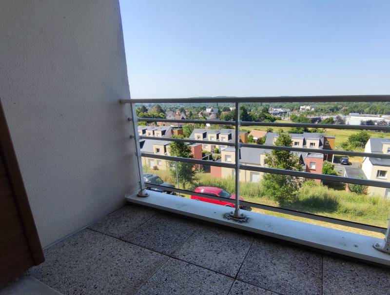 Appartement lumineux 1 pièce de 34m² avec terrasse exposée SUD-OUEST dans une résidence calme et récente de LOUVIERS