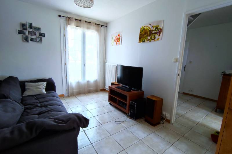 Maison lumineuse à Vendre de 122m², 5 chambres dont une chambre en Rez-de-chaussée, au calme et beau jardin sans vis à vis avec terrasse sous abri à LOUVIERS