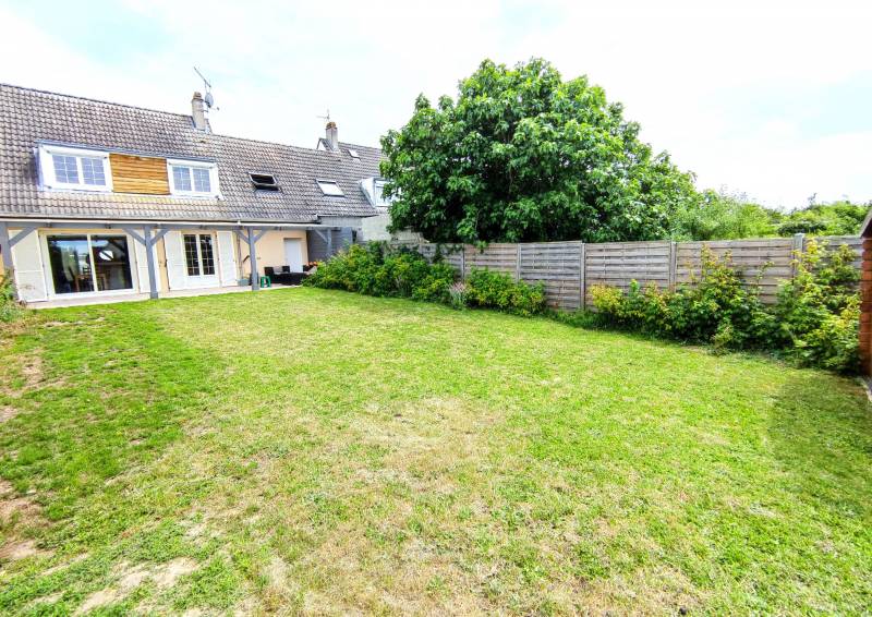Maison lumineuse à Vendre de 122m², 5 chambres dont une chambre en Rez-de-chaussée, au calme et beau jardin sans vis à vis avec terrasse sous abri à LOUVIERS