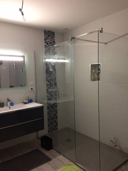 Douche à l'italienne dans une maison atypique de 120m² sur Louviers au bord de l'eau