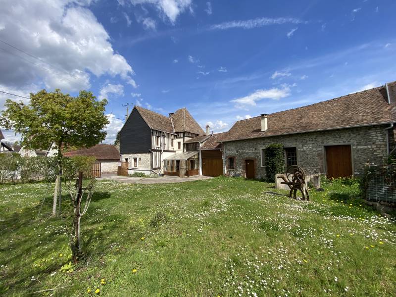 Maison 5 pièces 107m² SAINT ETIENNE DU VAUVRAY  