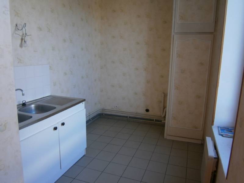Vends appartement avec cuisine ouverte sur séjour et 1 chambre en centre ville de Louviers (27400)