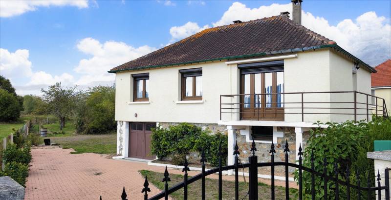 Maison 3 pièces de plain pieds proche de la Seine sur 1600m² de terrain POSES  