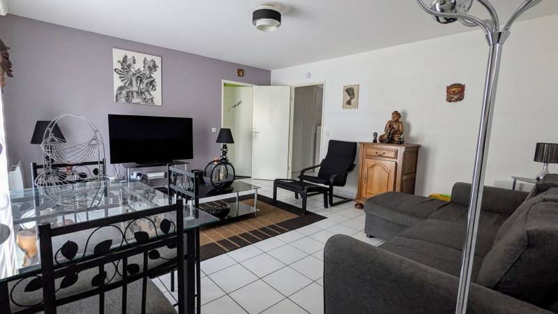 Appartement T2 lumineux avec place de parking à Val-de-reuil (27100) - Normandie