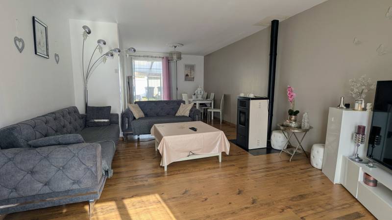 Maison familiale à vendre à Val-de-Reuil – 110 m² avec jardin et garage