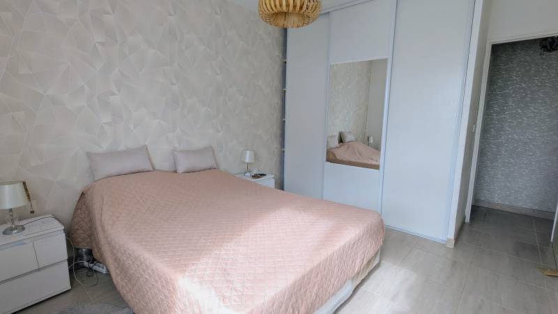 Maison familiale à vendre à Val-de-Reuil – 110 m² avec jardin et garage