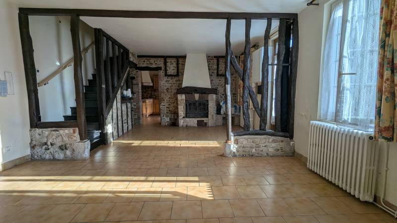 Maison indépendante avec jardin et bâtiment - Louviers