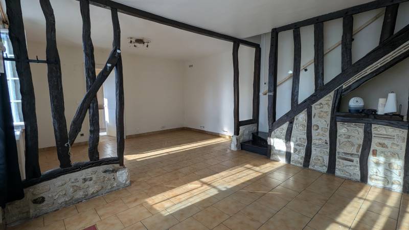 Maison indépendante avec jardin et bâtiment - Louviers