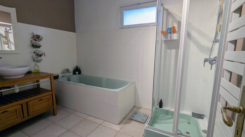 Maison normande vivable de plain-pied avec nombreuses dépendances - Iville (27)