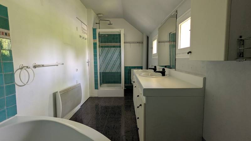 Maison à vendre Val-de-Reuil – 107 m² – 3 chambres – Jardin – Garage – Proche gare