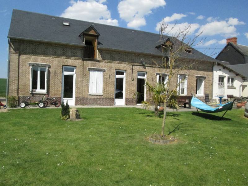A vendre longère en briques à MONTAURE 27400