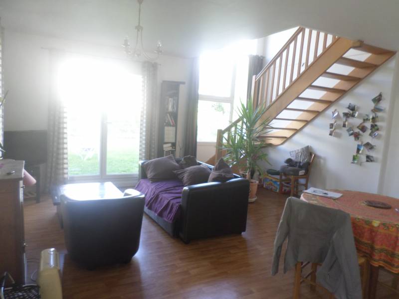 achetez cet appartement en duplex avec un grand séjour à Val de Reuil 7100