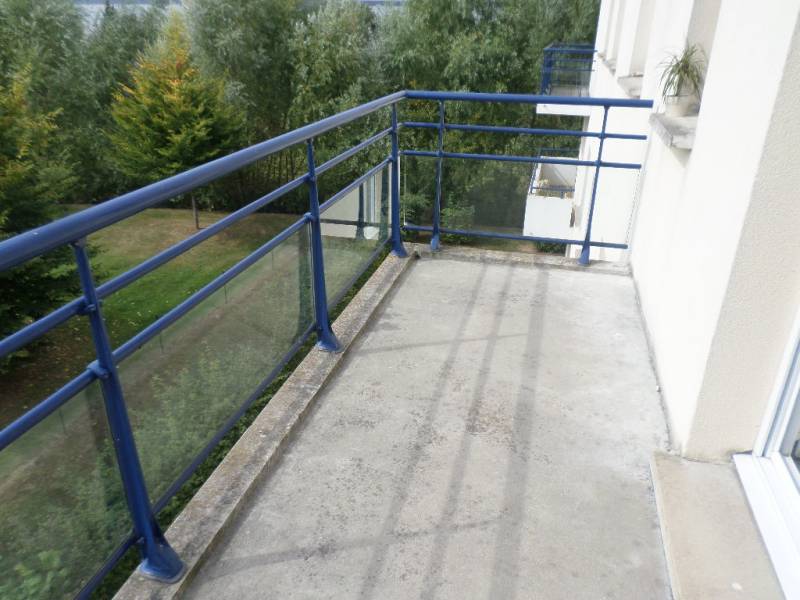 en vente appartement F2 avec balcon à Val de Reuil 27100