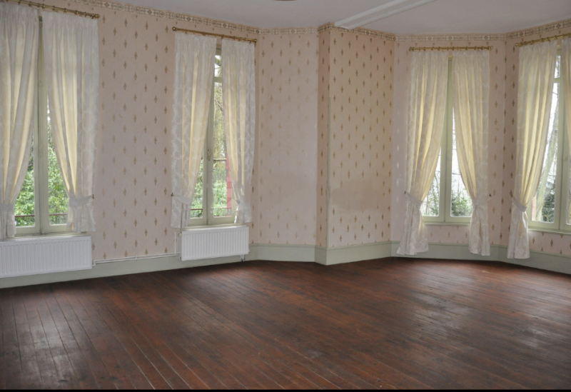 Château du XIXème siècle 20 pièces de 650 m2 sur terrain arboré de 4440m² entre Paris et la côte Normande