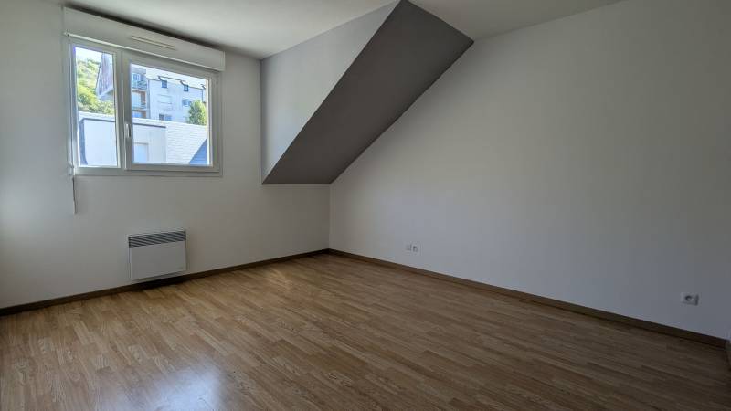 Maison 2 chambres avec jardin et parking – Résidence récente, Louviers – Exclusivité Immo de France