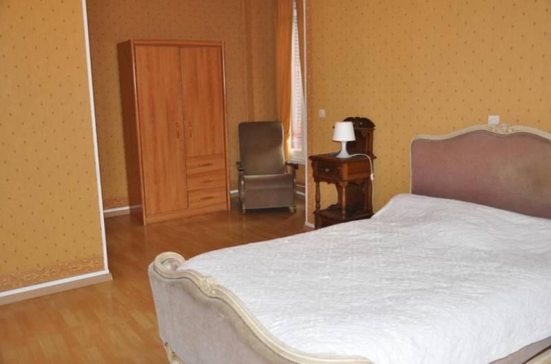 Château du XIXème siècle 20 pièces de 650 m2 sur terrain arboré de 4440m² entre Paris et la côte Normande