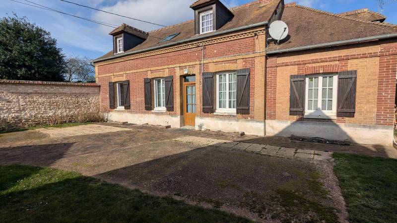 Maison indépendante avec jardin et bâtiment - Louviers