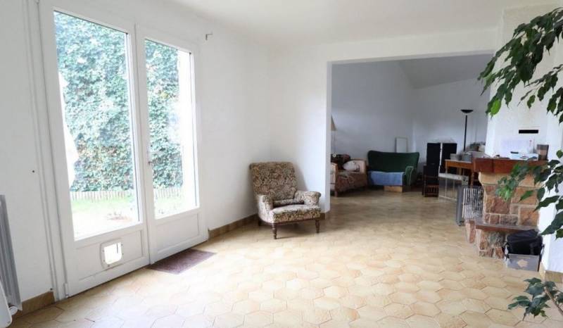 Maison 5 pièces de 116m² avec une cambre en Rez de chaussée dans le quartier du Cavé à VAL DE REUIL VAL DE REUIL  