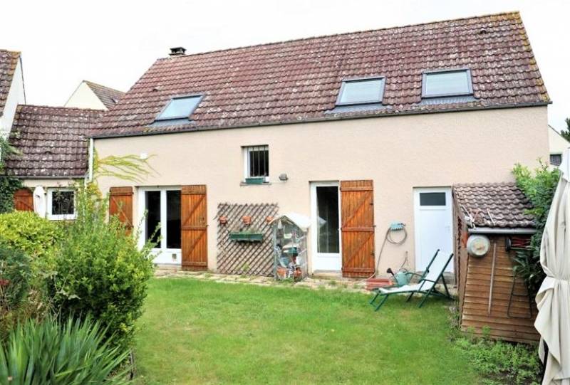 Maison 5 pièces de 116m² avec une cambre en Rez de chaussée dans le quartier du Cavé à VAL DE REUIL VAL DE REUIL  