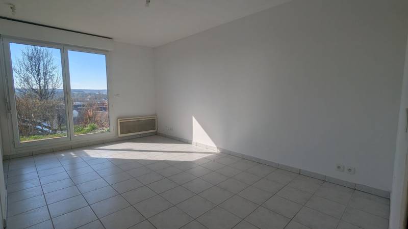 Appartement T1 avec jardinet et terrasse à Louviers – Idéal investisseur