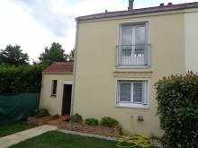 Notre zone d'activité pour ce service À vendre maison F5 avec cuisine aménagée, dressing spacieux, jardin clos et double garage